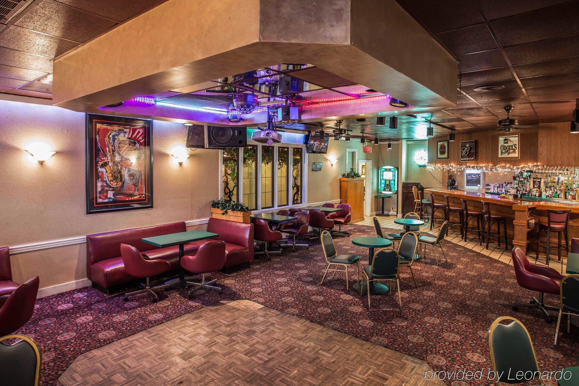 Econo Lodge Inn & Suites Ламбертон Экстерьер фото